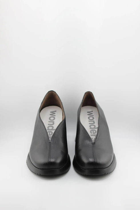 Wonders Elegant Textured Wedge Slip-On Loafers